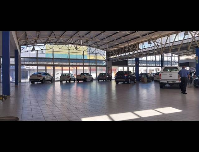 925M² SHOWROOM TO LET IN DURBAN CENTRAL